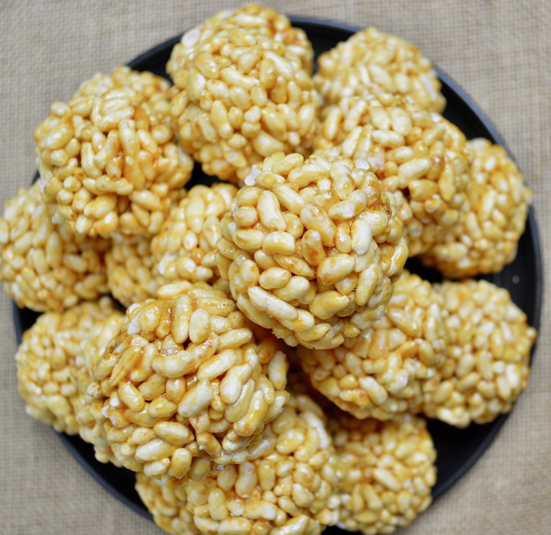 Murmura Laddu – Jaggery Rice Crispy - My Vegetarian Roots